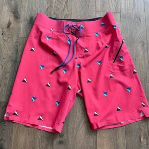 Lululemon Men’s El Current Board Shorts Size 32 Swim Trunks Geometric Pink Red